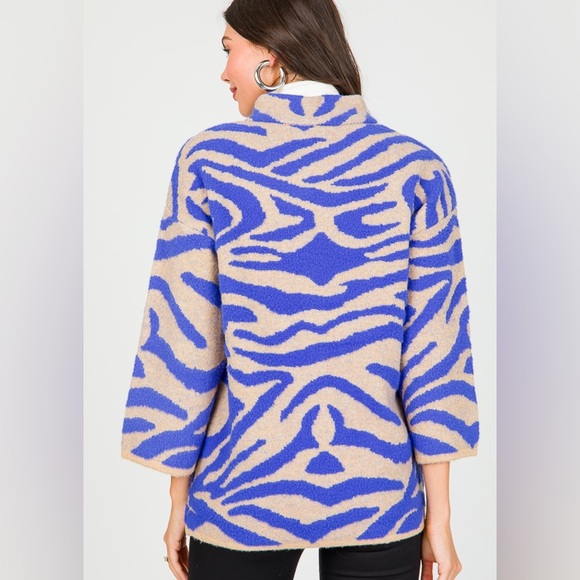 Ellison Blue and Tan Zebra Print Cardigan size small - Picture 3 of 5